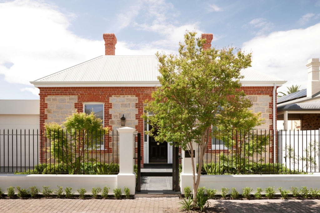 Façade Image | Scalea Residence